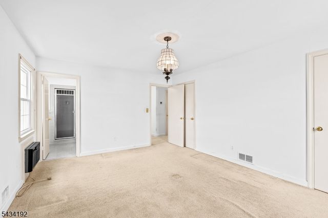 68 New England Ave 32, Summit City, NJ 07901
