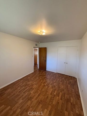 16063 Osborne Street, North Hills (los Angeles), CA 91343