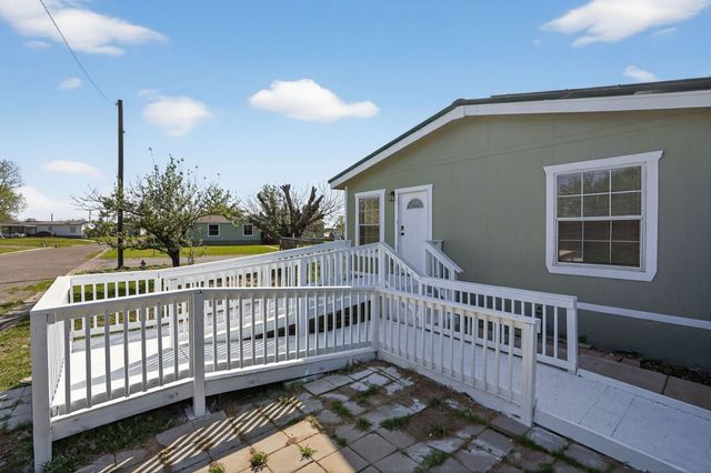 1917 Nolan Ridge Drive, Cleburne, TX 76033