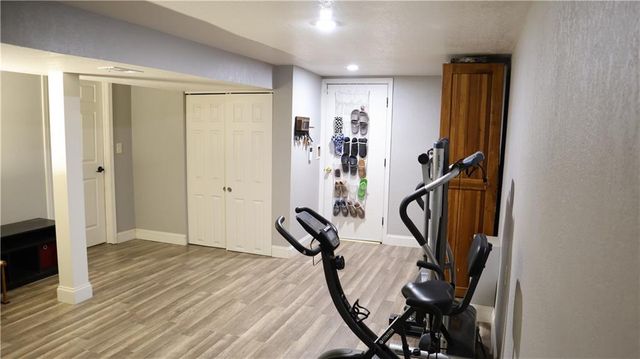 1501 SE 19th Street, Oak Grove, MO 64075