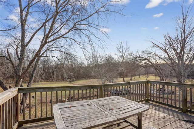 1501 SE 19th Street, Oak Grove, MO 64075