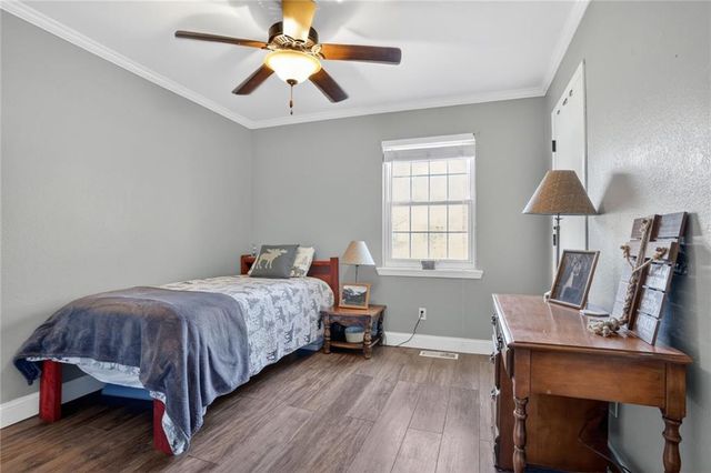 1501 SE 19th Street, Oak Grove, MO 64075