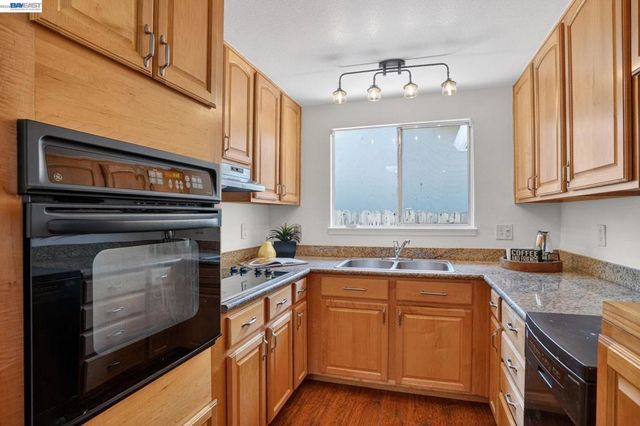 3436 Thunderbird Dr, Concord, CA 94520