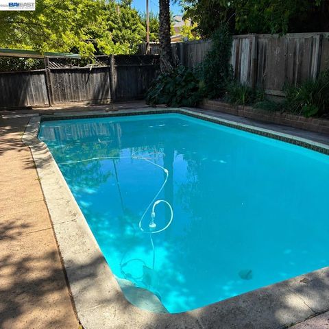 3436 Thunderbird Dr, Concord, CA 94520