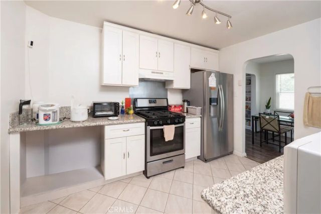 6925 Osbun, Highland, CA 92404