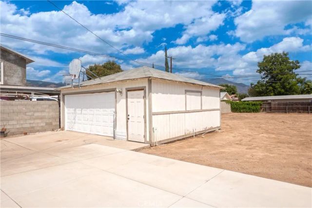 6925 Osbun, Highland, CA 92404