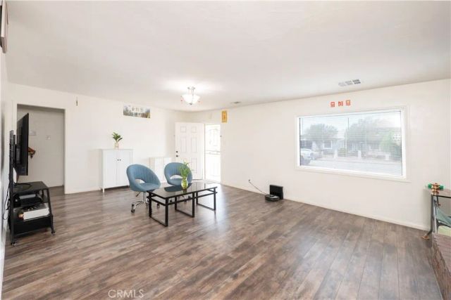 6925 Osbun, Highland, CA 92404