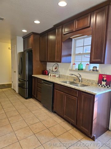 10003 N 103rd East Avenue, Owasso, OK 74055