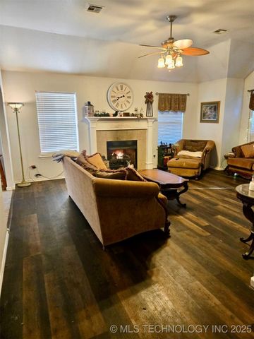 10003 N 103rd East Avenue, Owasso, OK 74055