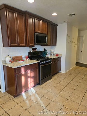 10003 N 103rd East Avenue, Owasso, OK 74055