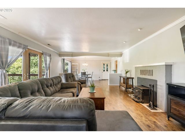 4024 Pacific Way, Longview, WA 98632
