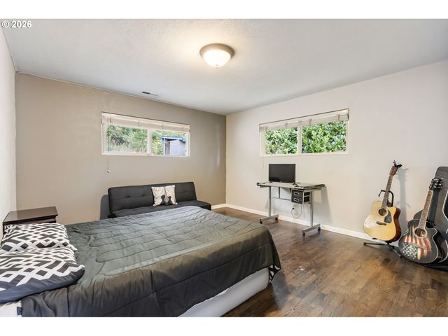4024 Pacific Way, Longview, WA 98632