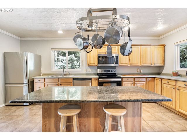 4024 Pacific Way, Longview, WA 98632