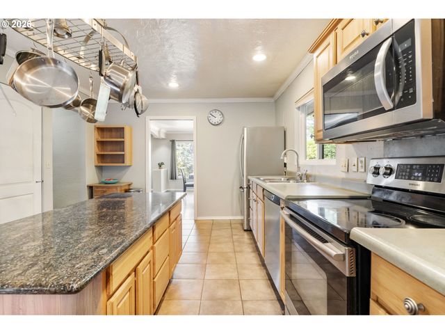 4024 Pacific Way, Longview, WA 98632