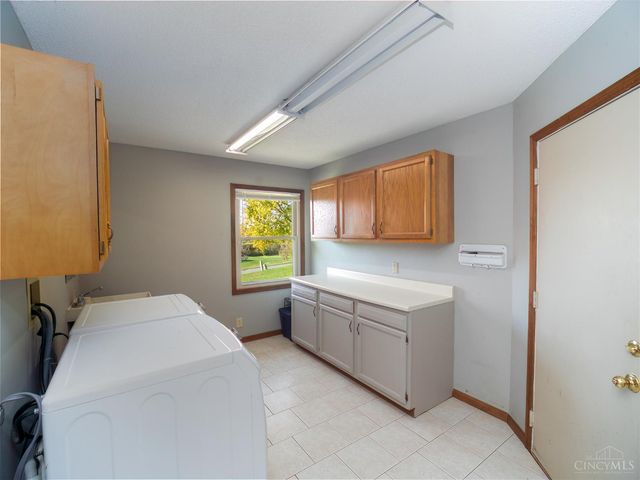 2 Hidden Hills Court, Fairfield, OH 45014