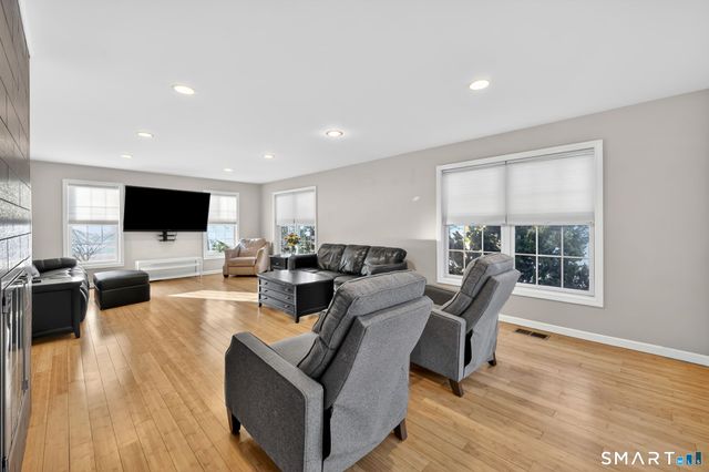 136 Gilbert Lane, South Windsor, CT 06074