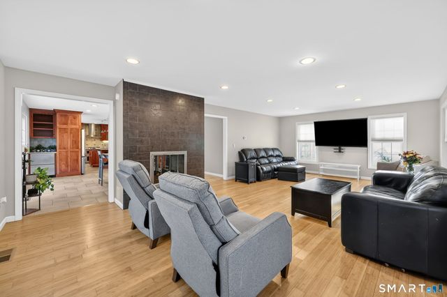 136 Gilbert Lane, South Windsor, CT 06074