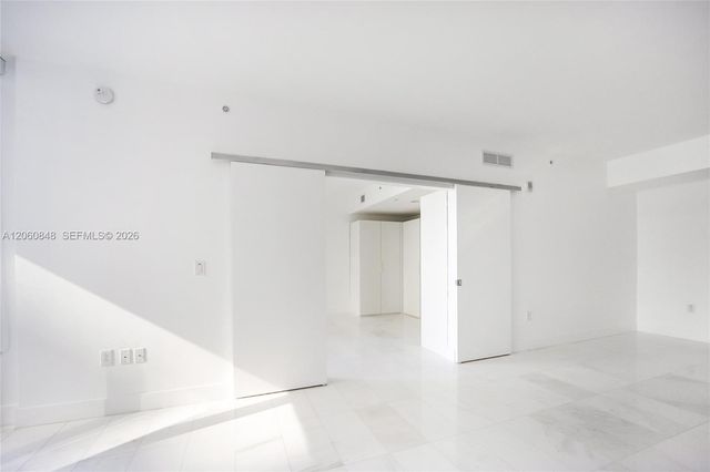1010 Brickell Ave 2708, Miami, FL 33131