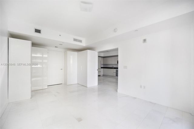 1010 Brickell Ave 2708, Miami, FL 33131