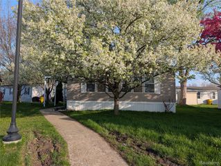 38083 Orleans, Clinton Charter Township, MI 48038