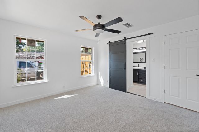 909 15th Street, Grand Prairie, TX 75050