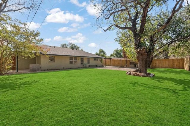 909 15th Street, Grand Prairie, TX 75050