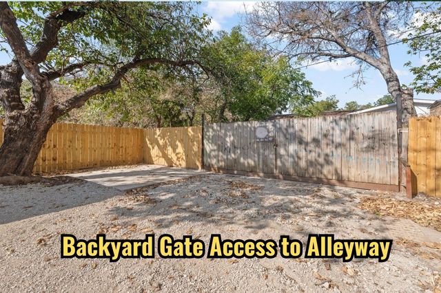 909 15th Street, Grand Prairie, TX 75050