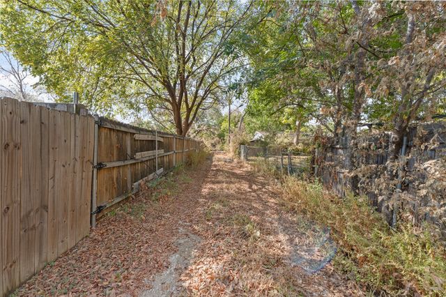 909 15th Street, Grand Prairie, TX 75050