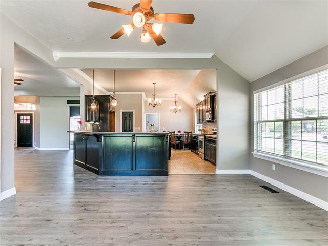 601 Summit Bend, Norman, OK 73071