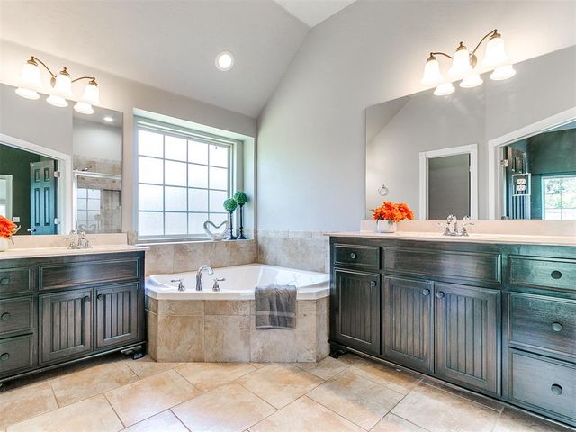 601 Summit Bend, Norman, OK 73071