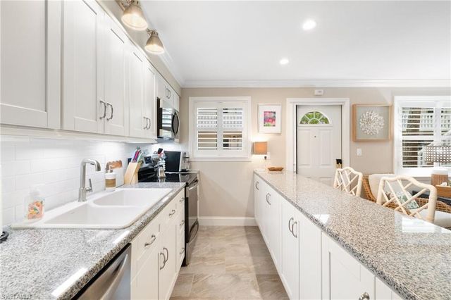 980 7th AVE S 108, Naples, FL 34102