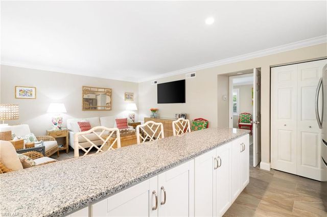 980 7th AVE S 108, Naples, FL 34102