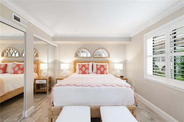 980 7th AVE S 108, Naples, FL 34102