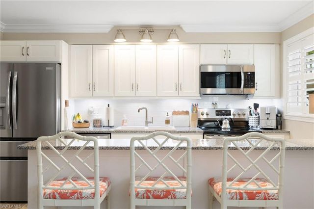 980 7th AVE S 108, Naples, FL 34102