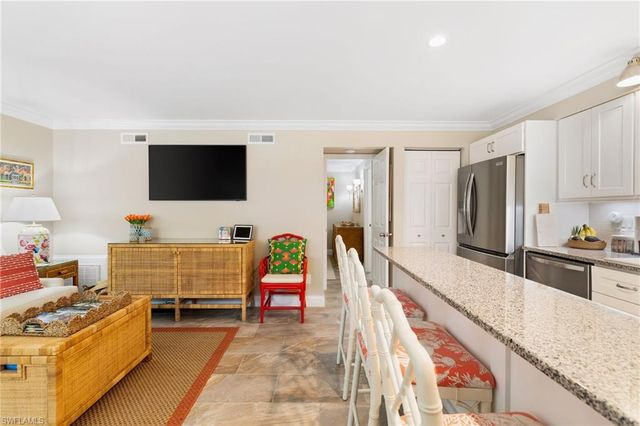 980 7th AVE S 108, Naples, FL 34102