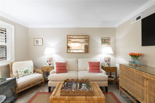 980 7th AVE S 108, Naples, FL 34102