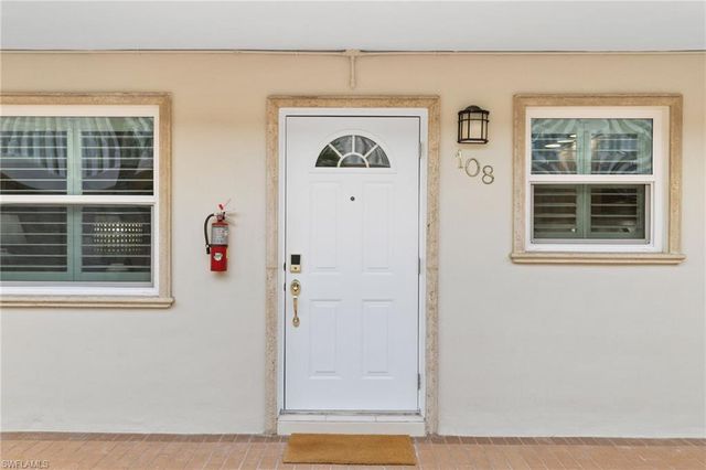 980 7th AVE S 108, Naples, FL 34102