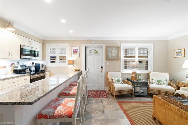 980 7th AVE S 108, Naples, FL 34102