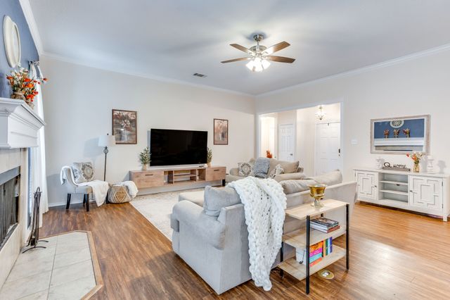 1020 Thistle Meade Circle, Burleson, TX 76028