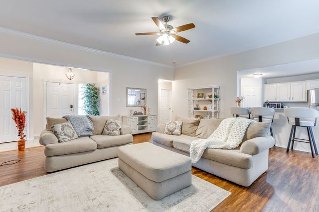 1020 Thistle Meade Circle, Burleson, TX 76028