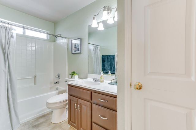 1020 Thistle Meade Circle, Burleson, TX 76028