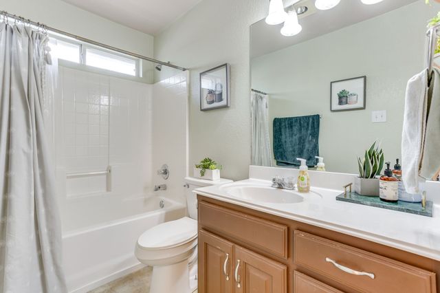 1020 Thistle Meade Circle, Burleson, TX 76028