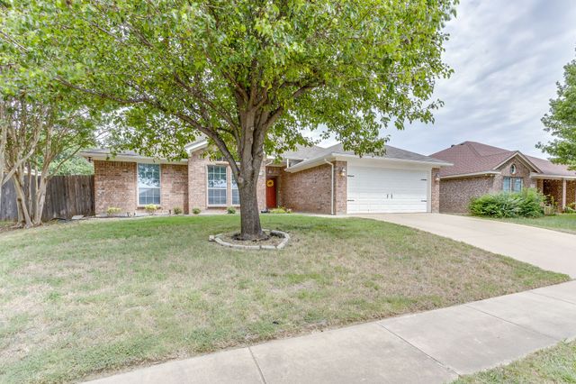 1020 Thistle Meade Circle, Burleson, TX 76028