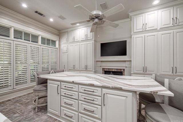 12 Darro Way, Hot Springs Village, AR 71909