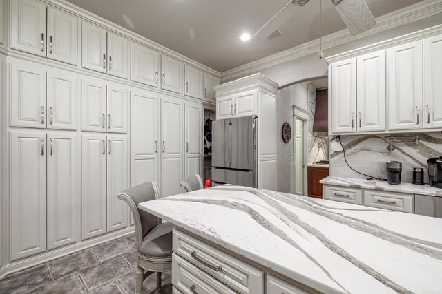 12 Darro Way, Hot Springs Village, AR 71909