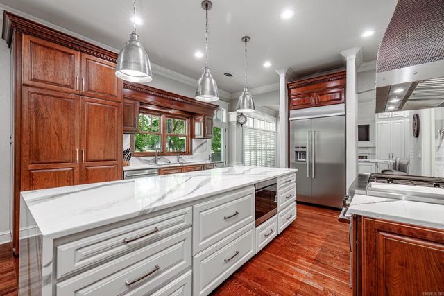 12 Darro Way, Hot Springs Village, AR 71909