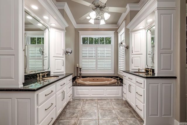 12 Darro Way, Hot Springs Village, AR 71909