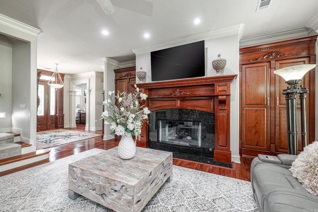 12 Darro Way, Hot Springs Village, AR 71909