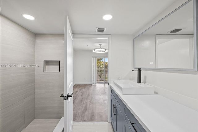 470 S Park Rd 7-307, Hollywood, FL 33021