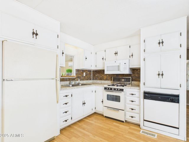 428 S 80TH Way, Mesa, AZ 85208